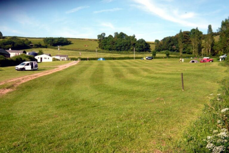 campsites around torquay 1 1024x685 1 768x514