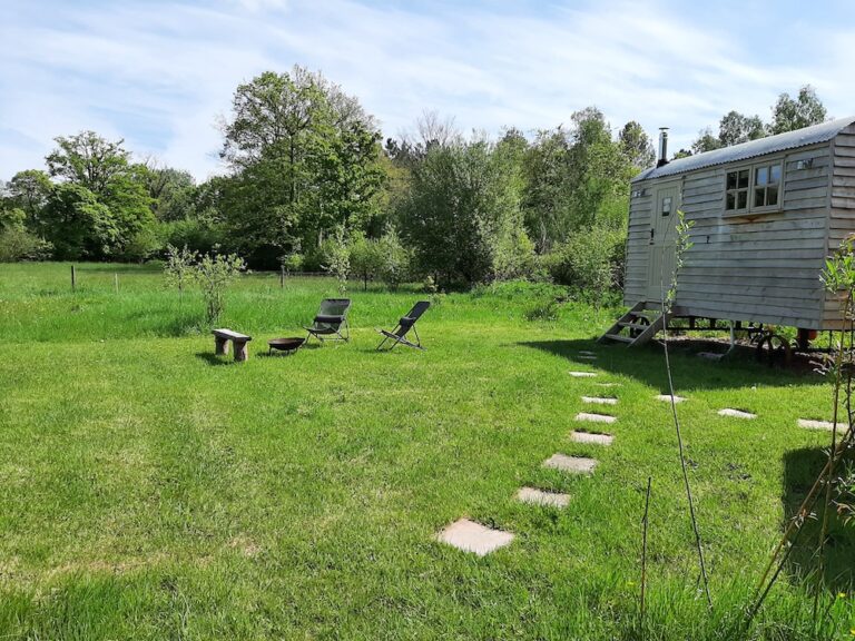Devon shepherds hut 768x576