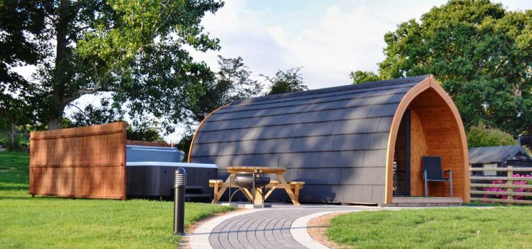 slide glamping pods.jpg.pagespeed.ce .8flGBKTKjT 768x360
